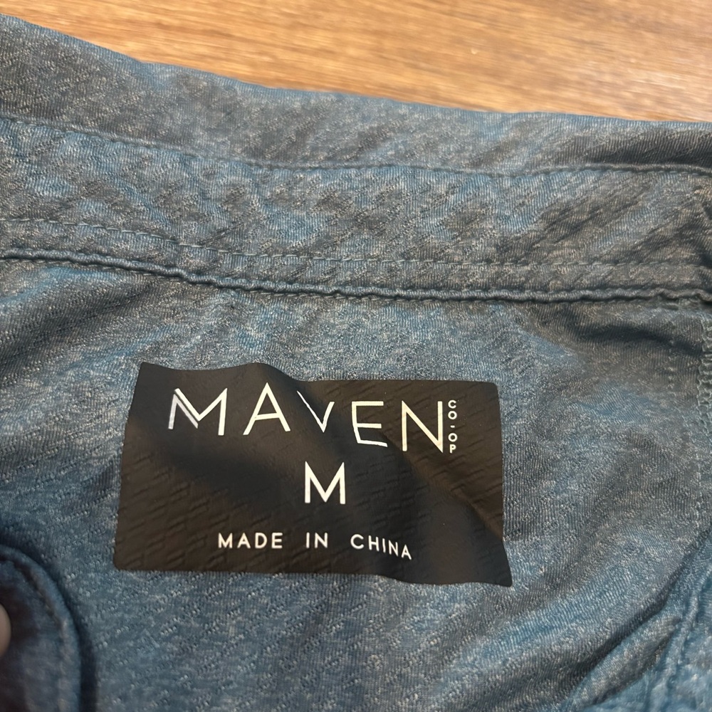 Maven Co-Op Essential Performance Stretch Polo Blue Reflecting Pond Men’s Medium - Picture 6 of 7